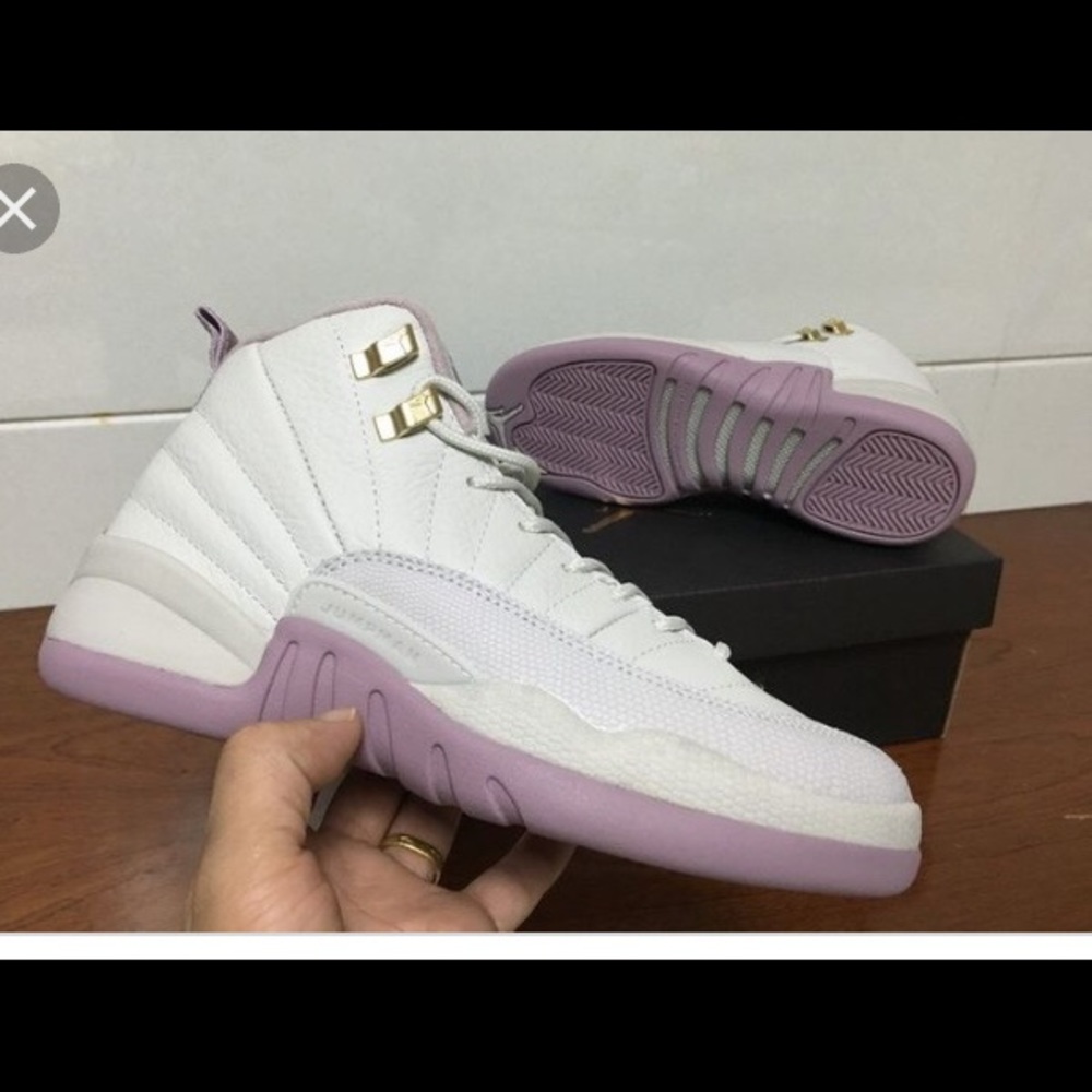 Jordan 12 - Picture 2 of 8
